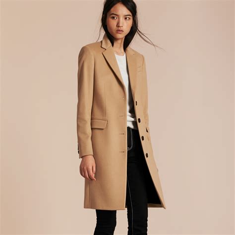 manteau cachemire burberry|Trench long Hillgate en cachemire (Flax) .